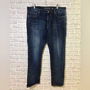 Amazon Essentials Men's Slim Fit Dark Blue Jeans 38W x32L